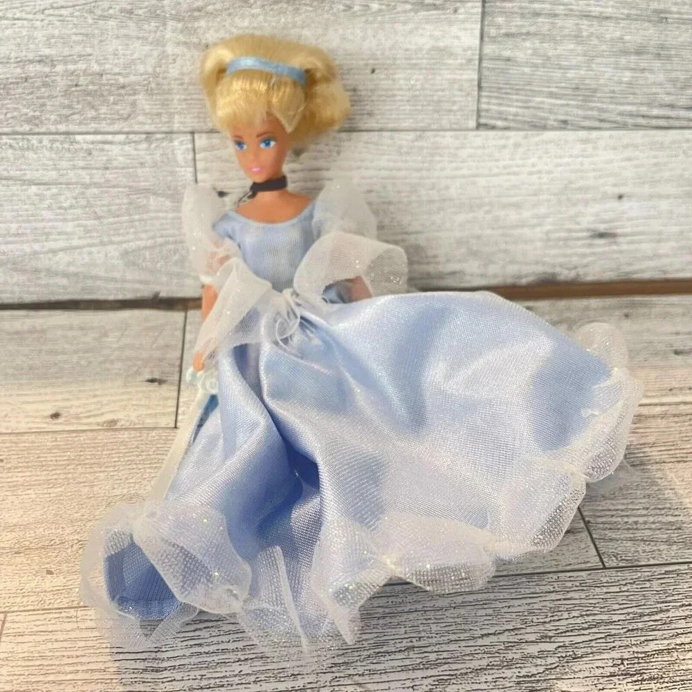 1991 Mattel Disney Classics Cinderella Barbie Doll Vintage Used
